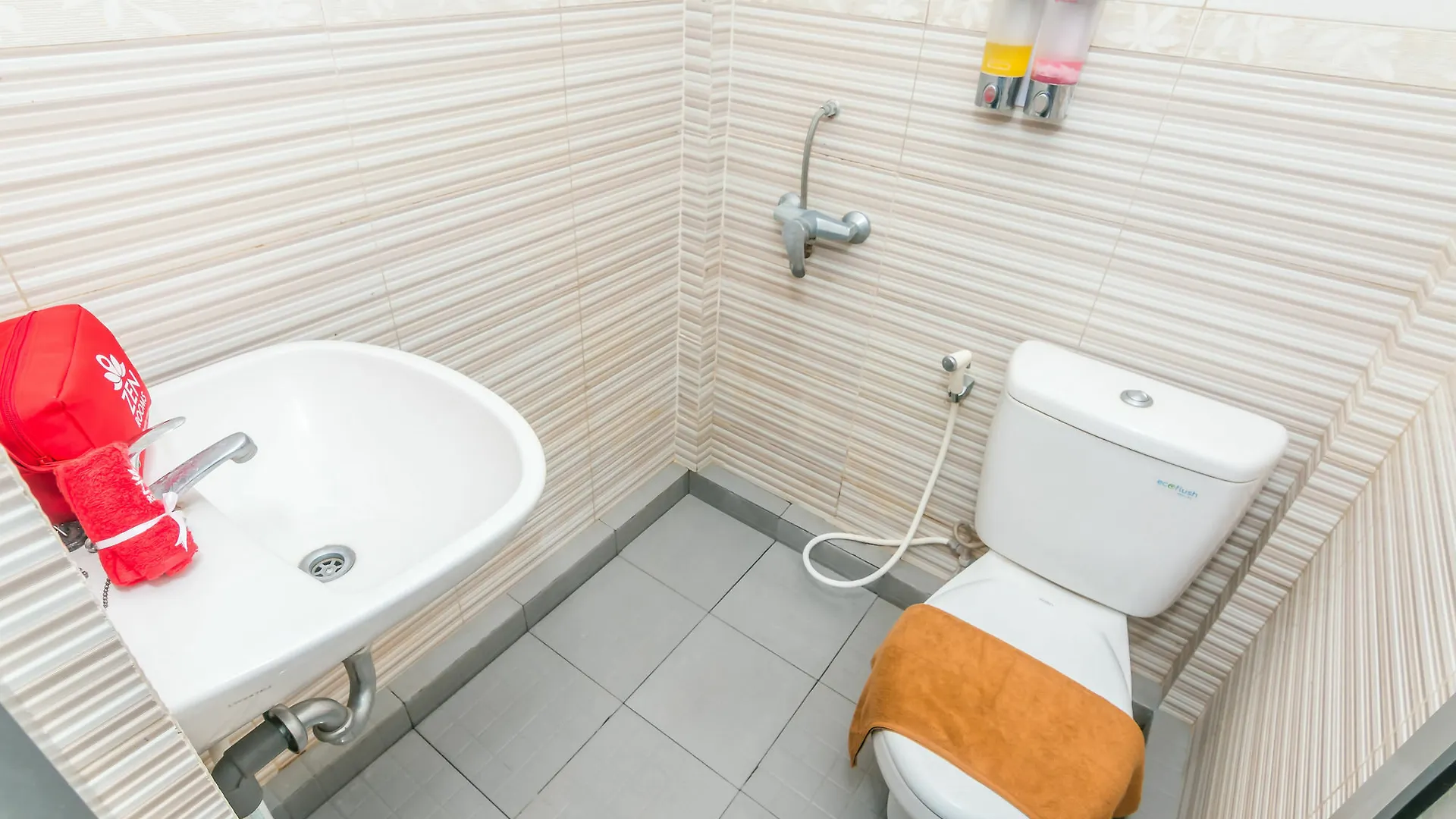 Zen Rooms Basic Kuta Tegal Wangi 2*, Kuta (Bali)